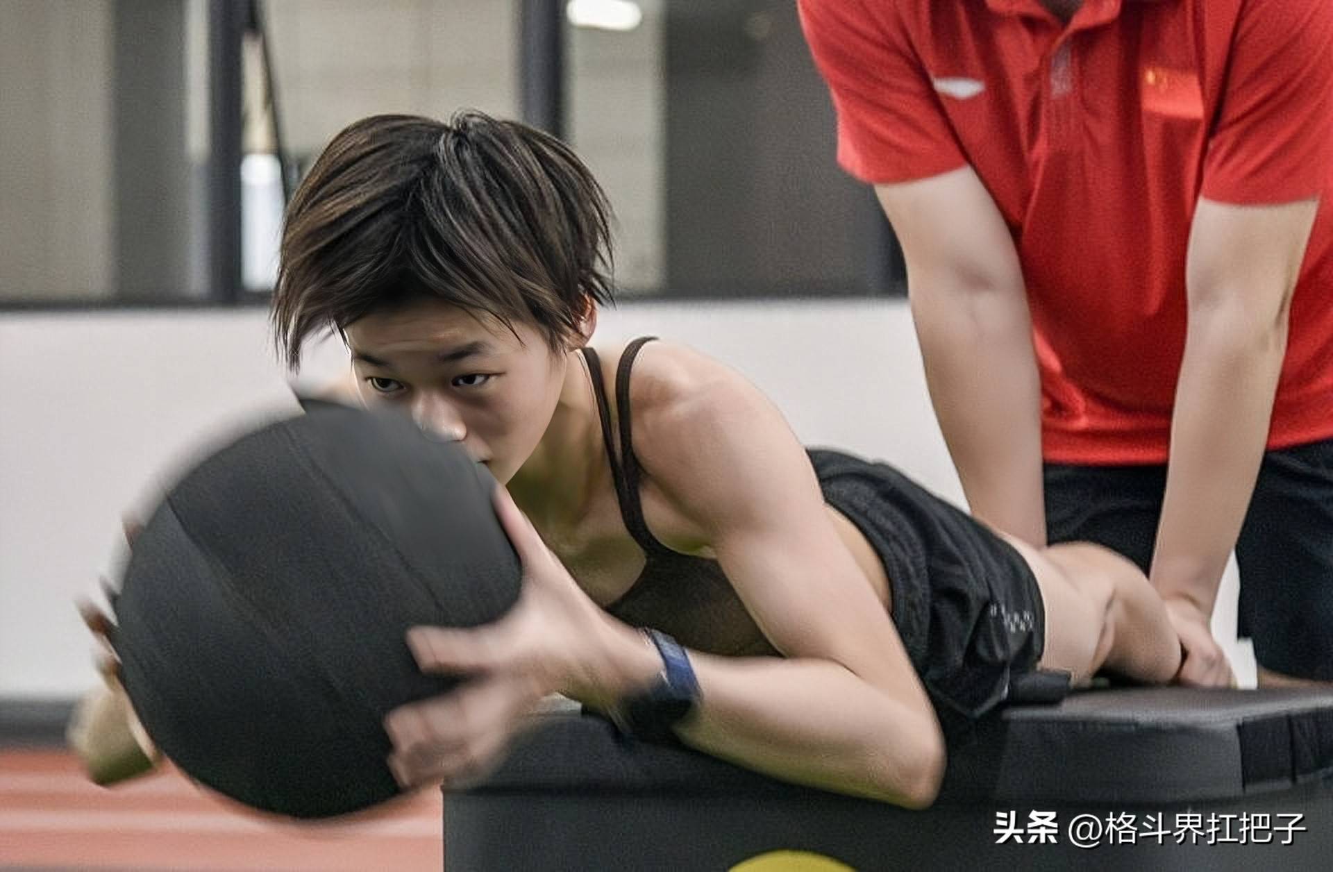 包含游泳再创历史，冠军实至名归的词条