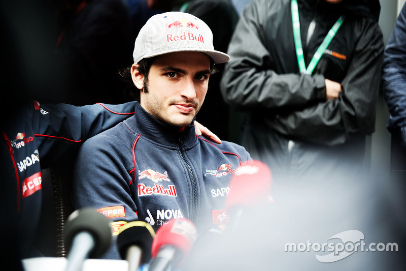 红牛二队横扫雷诺车队,塞恩斯刷新纪录 红牛二队横扫雷诺车队,塞恩斯刷新纪录