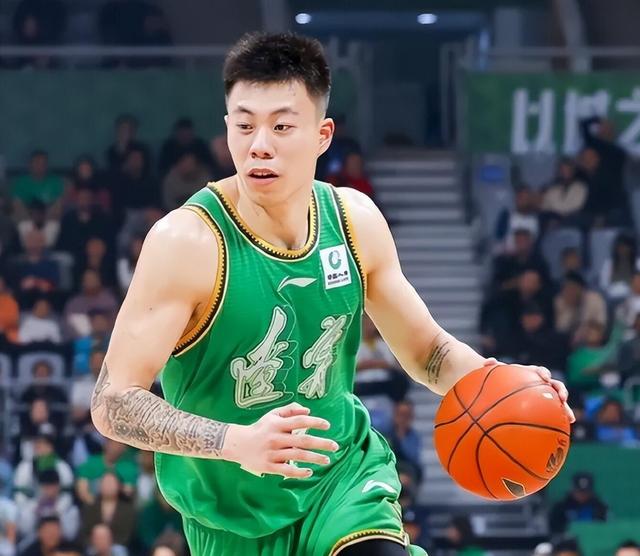 广州队绝杀福建队,张镇麟高光表现 广州队绝杀福建队,张镇麟高光表现