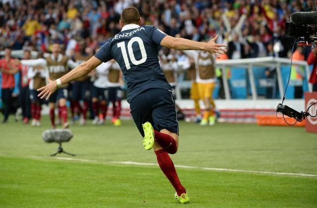 法国队横扫英格兰队,波尔高光表现 法国队横扫英格兰队,波尔高光表现