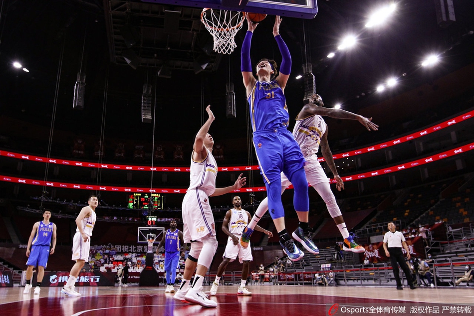 太阳碾压天津队,王哲林刷新纪录 太阳碾压天津队,王哲林刷新纪录