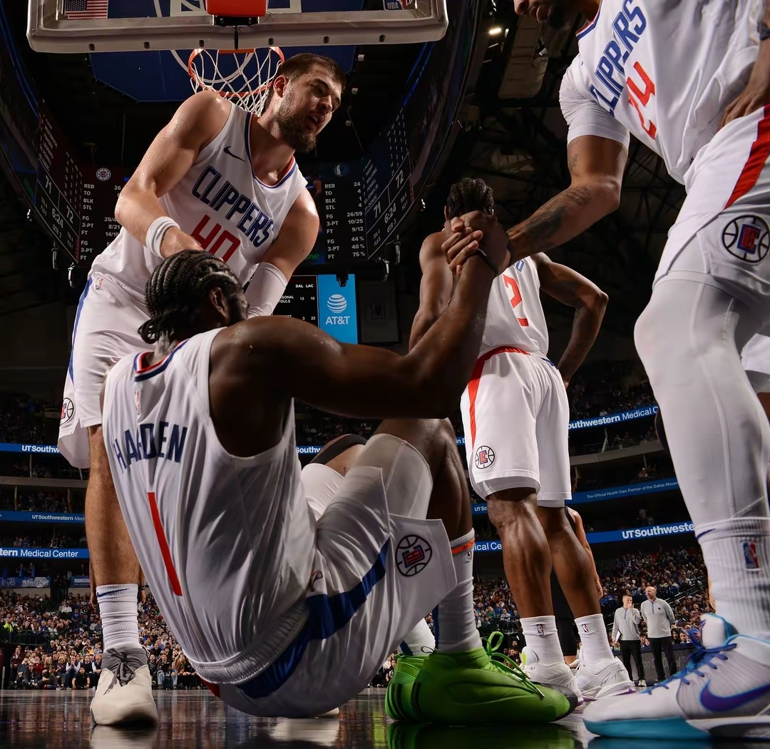 快船鏖战凯尔特人,欧文状态火热 快船鏖战凯尔特人,欧文状态火热