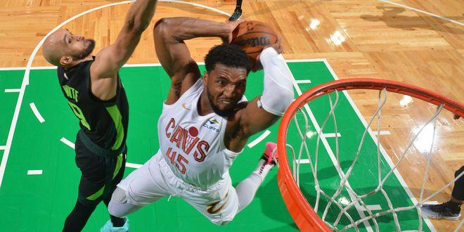 快船鏖战凯尔特人,欧文状态火热 快船鏖战凯尔特人,欧文状态火热