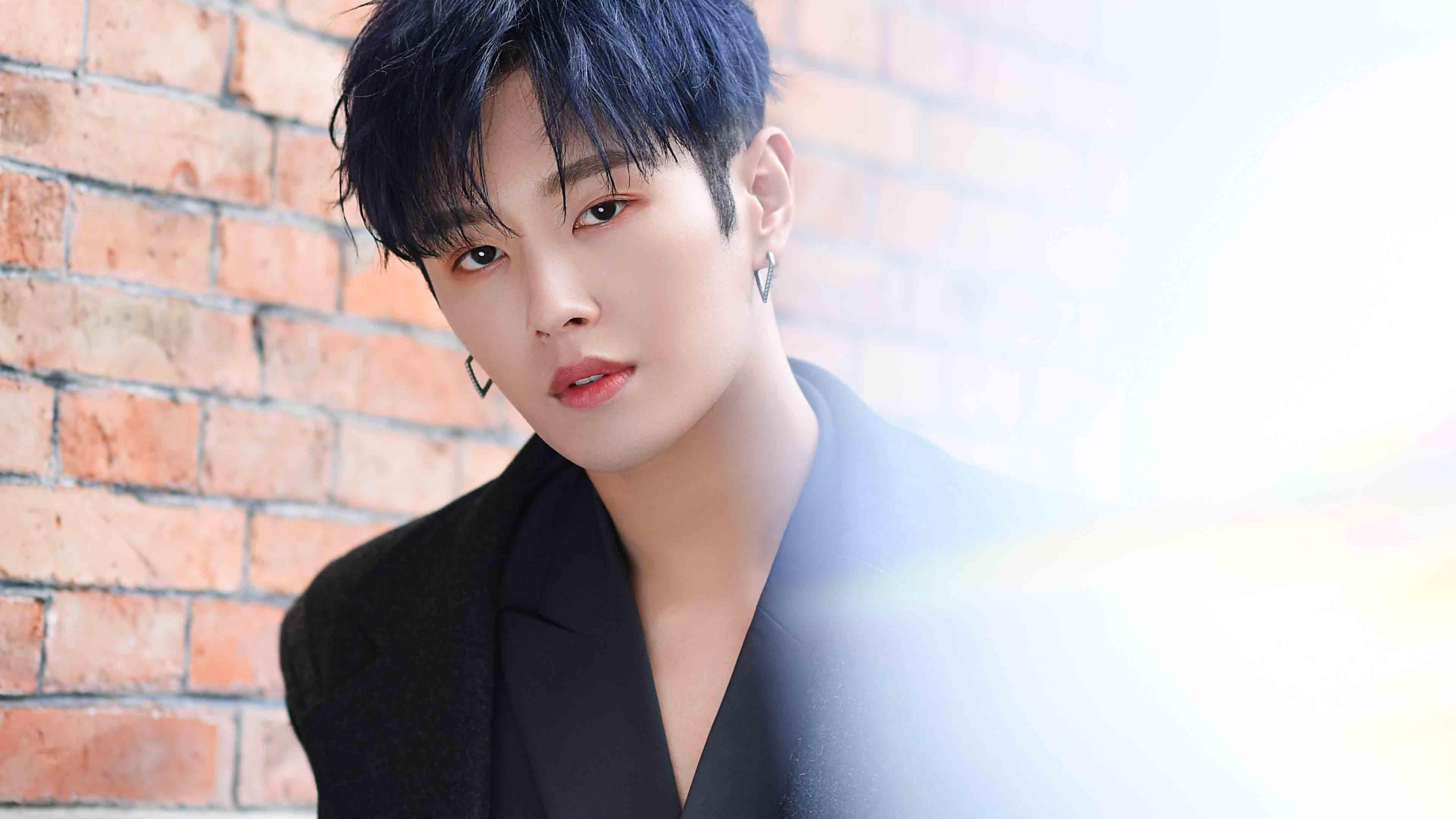 他用一记倒钩,在美加墨的夜空写下最锋利的诗